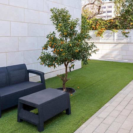 Balfour Sea View City Center Nahariya Exteriör bild