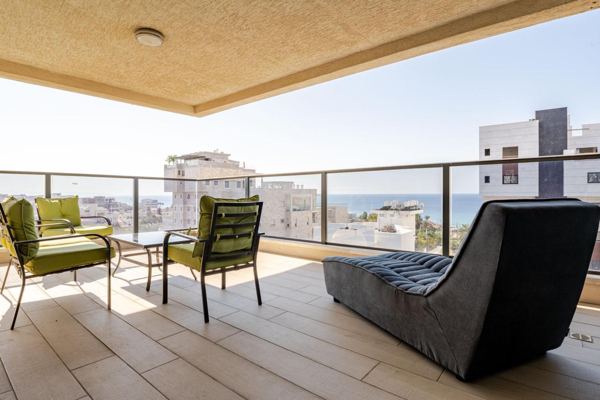 Balfour Sea View City Center Nahariya Exteriör bild
