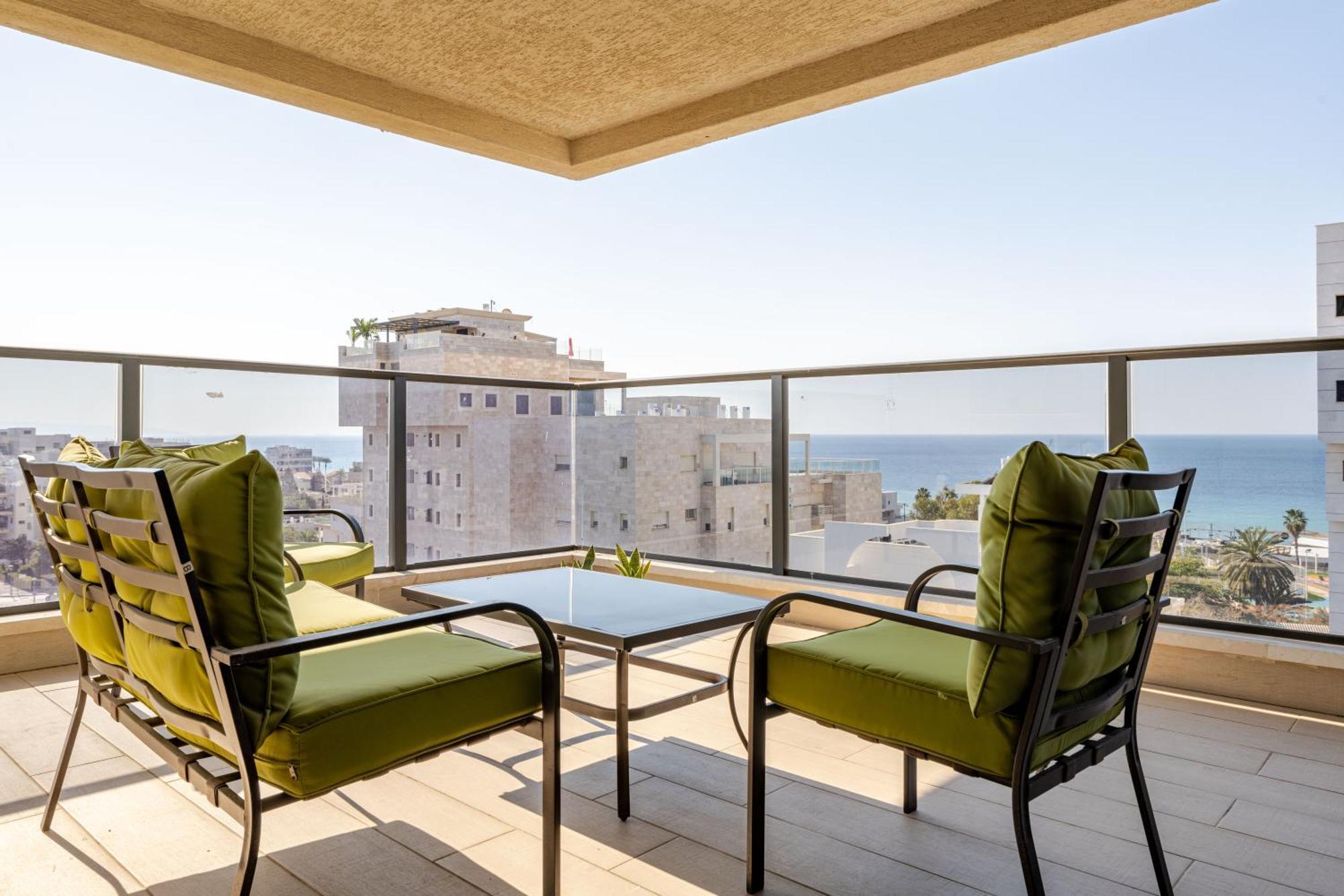 Balfour Sea View City Center Nahariya Exteriör bild