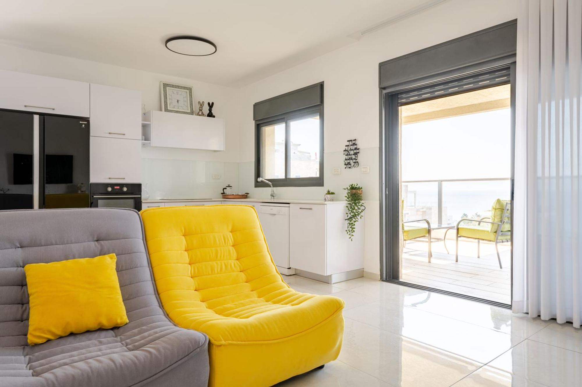 Balfour Sea View City Center Nahariya Exteriör bild
