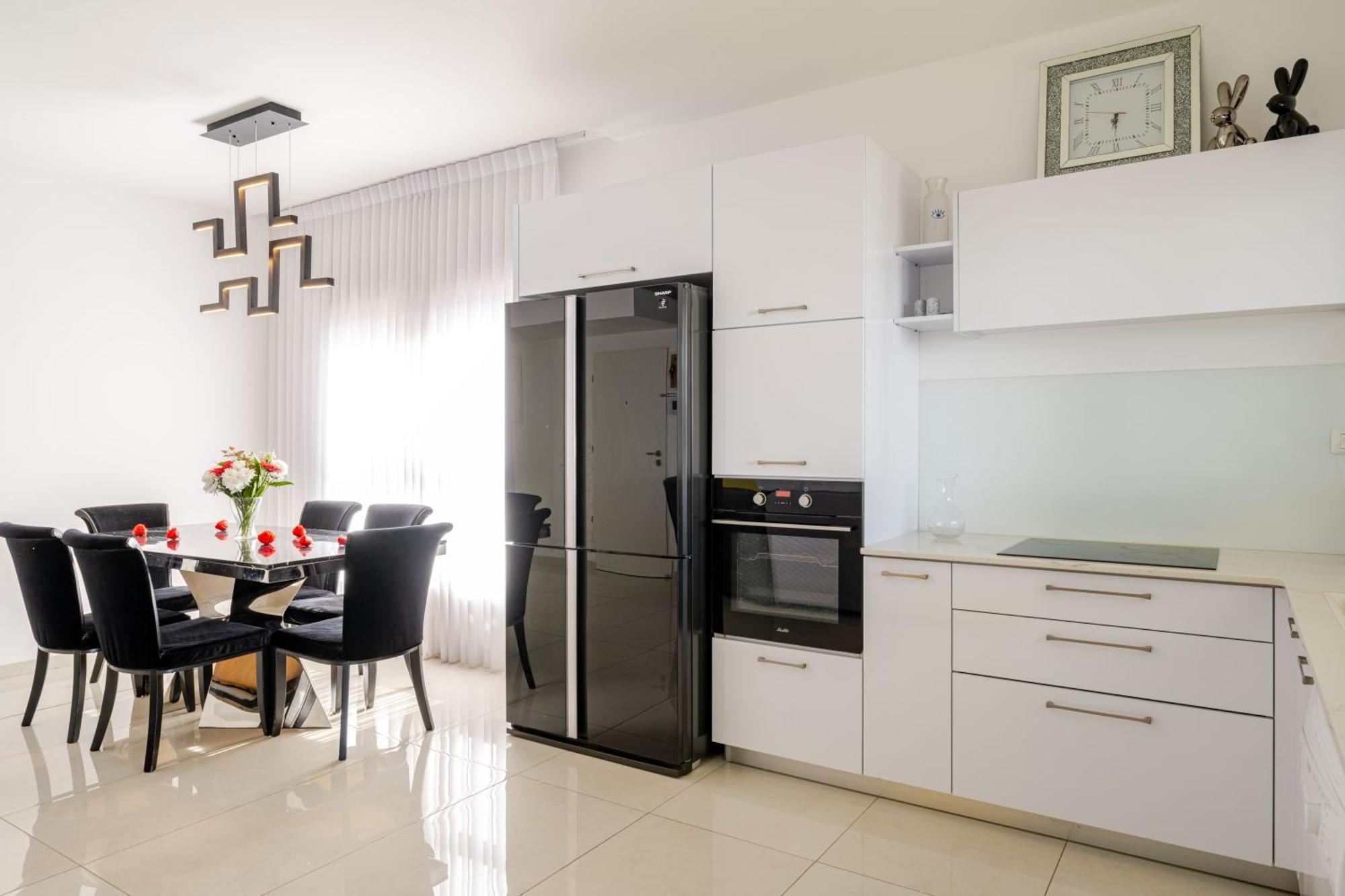 Balfour Sea View City Center Nahariya Exteriör bild