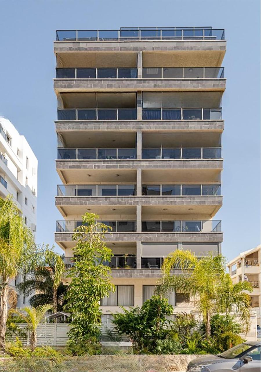 Balfour Sea View City Center Nahariya Exteriör bild