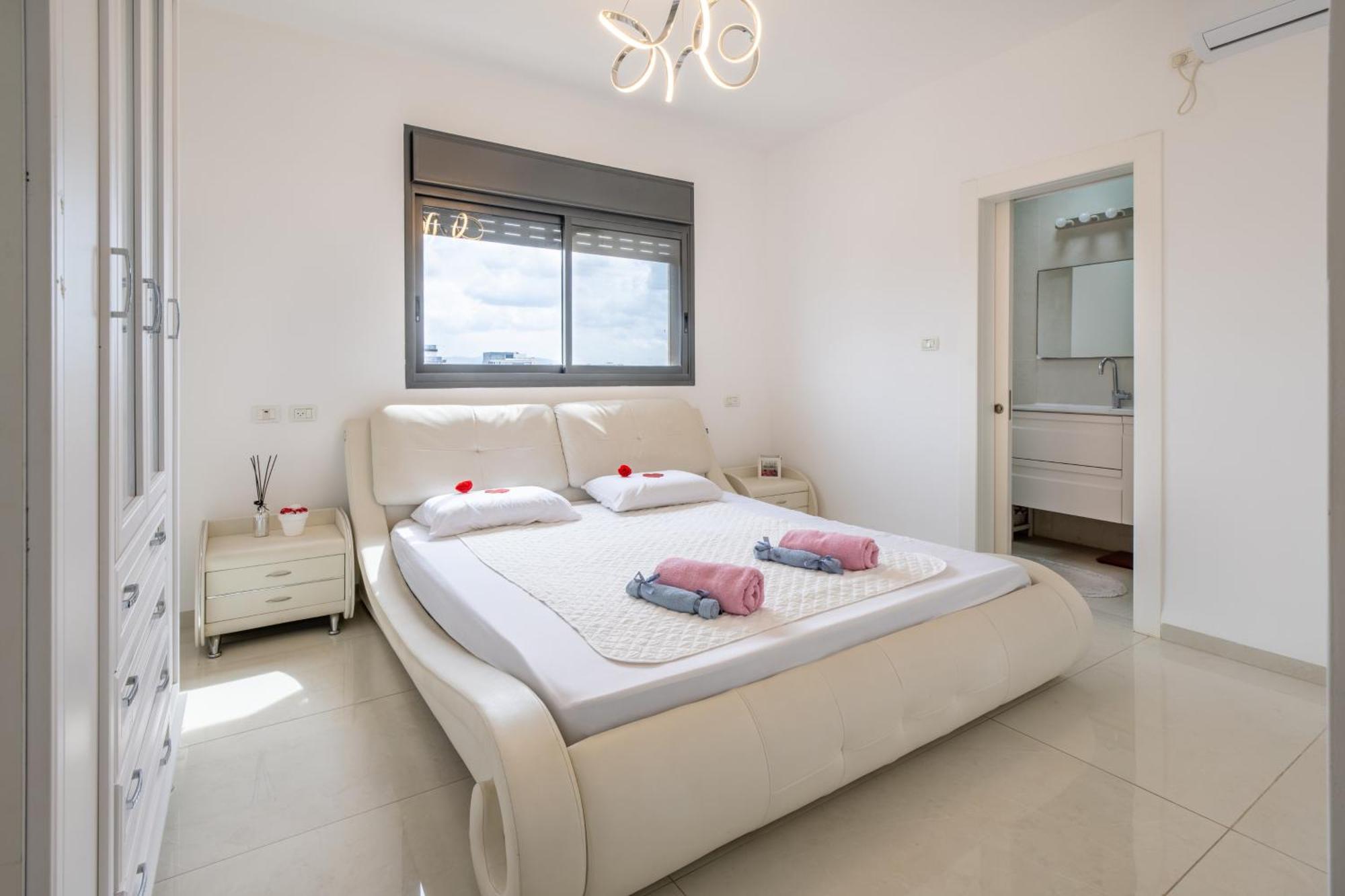 Balfour Sea View City Center Nahariya Exteriör bild