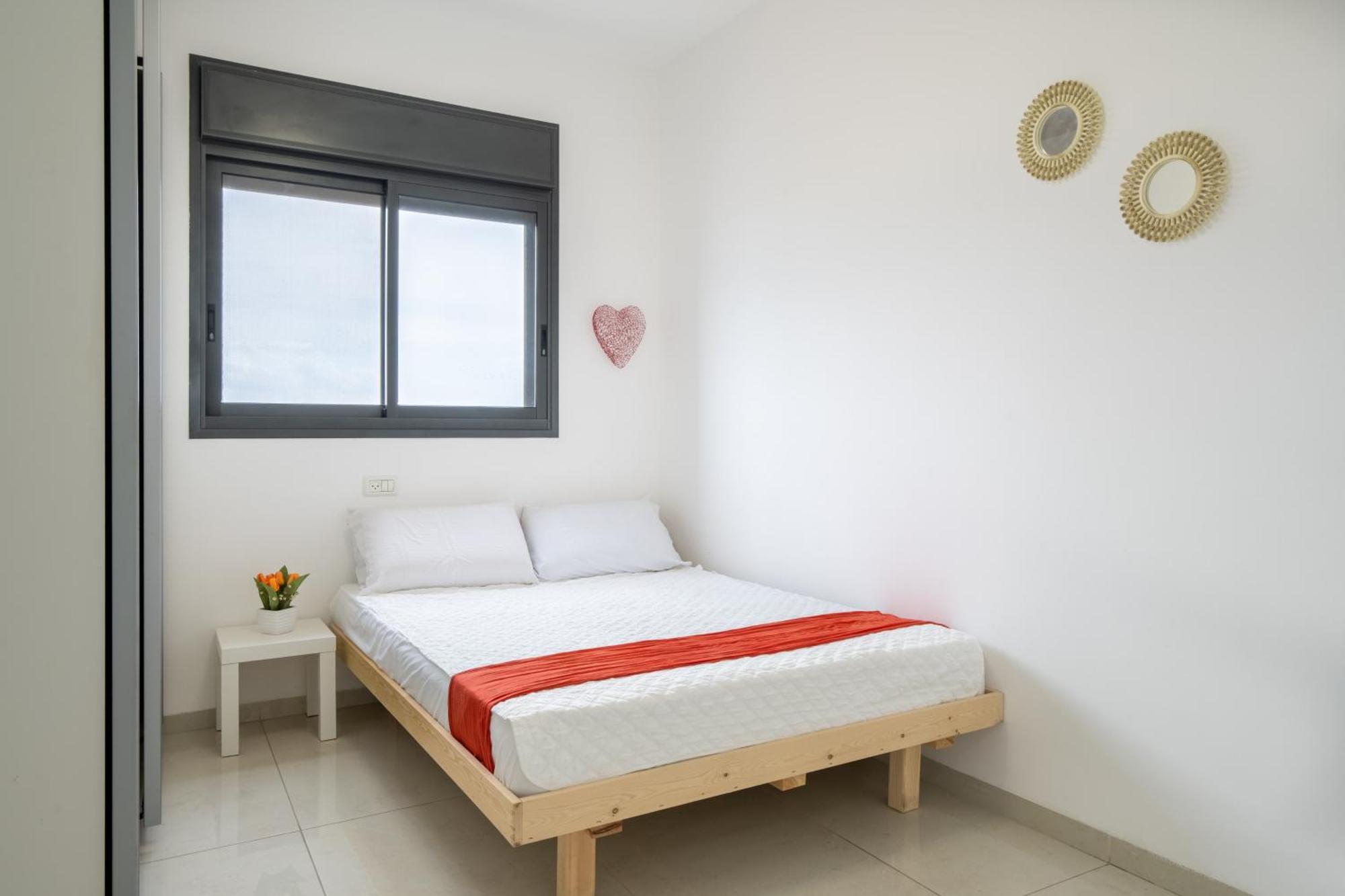 Balfour Sea View City Center Nahariya Exteriör bild