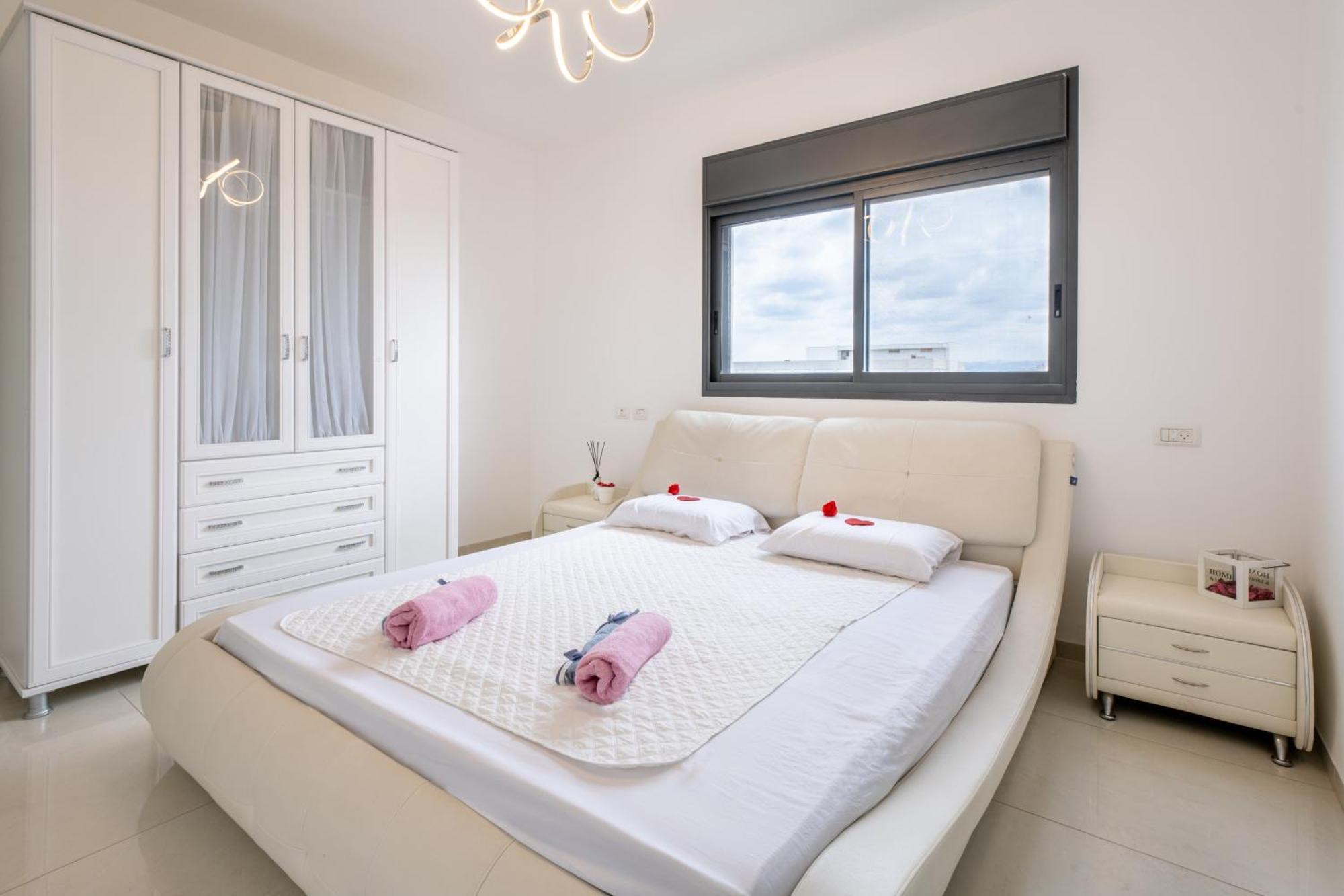 Balfour Sea View City Center Nahariya Exteriör bild