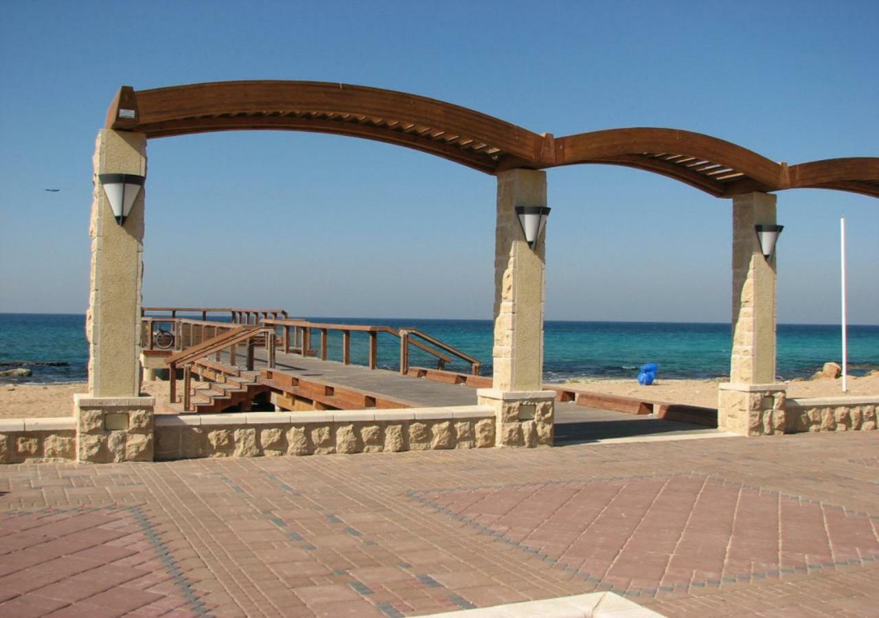 Balfour Sea View City Center Nahariya Exteriör bild
