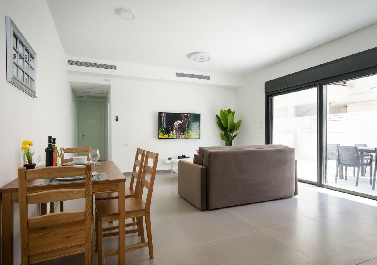 Balfour Sea View City Center Nahariya Exteriör bild