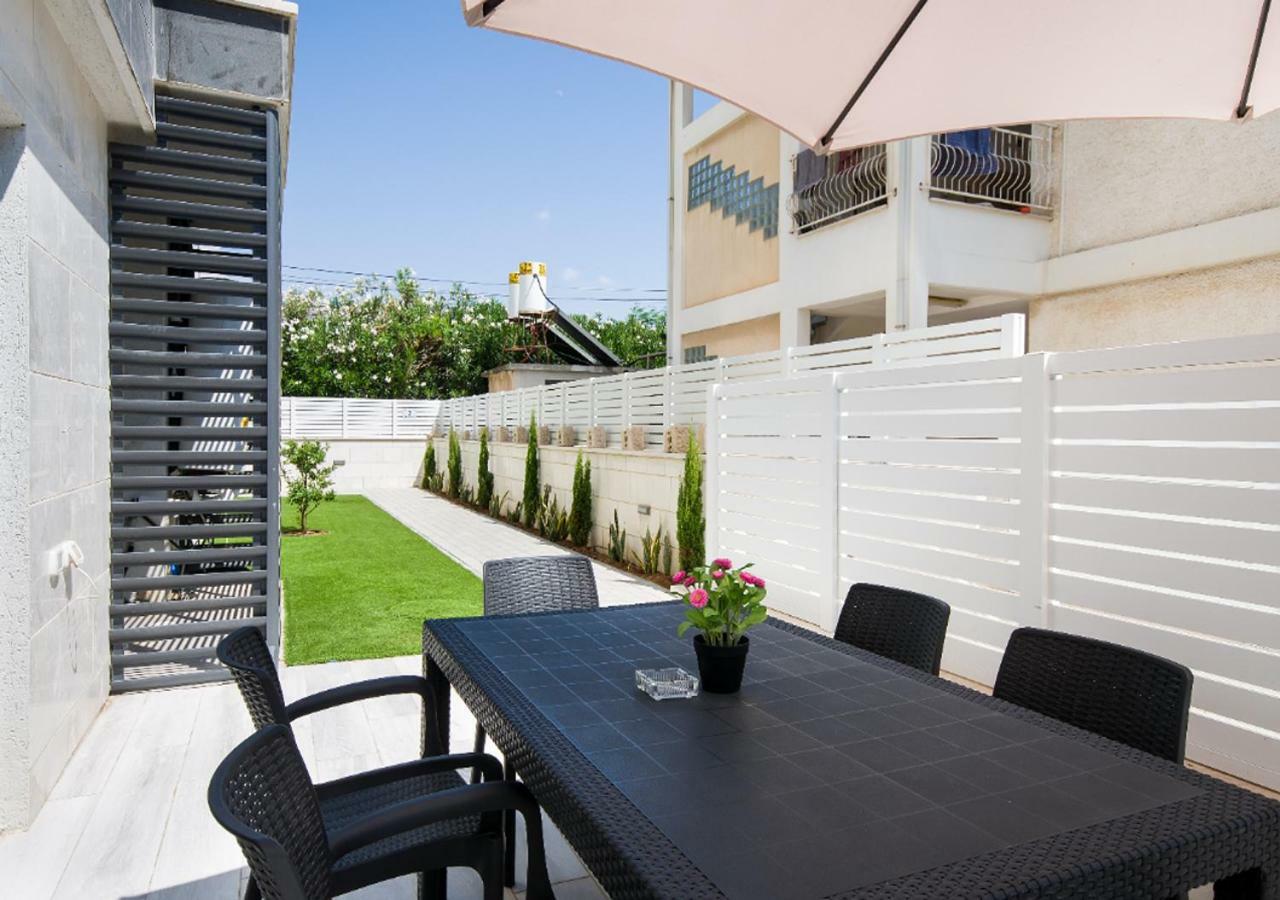 Balfour Sea View City Center Nahariya Exteriör bild
